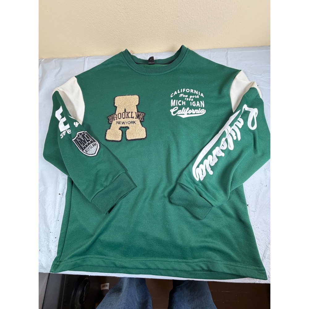 Manfinity Mens Green Varsity Sweatshirt Brooklyn California Graphic Pullover M